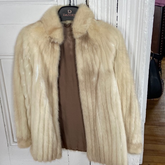 I am selling because I purchased a full length. Recycling my outerwear - Picture 1 of 3
